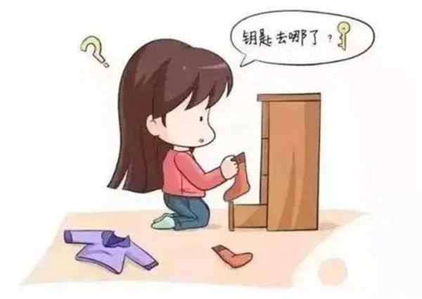 靈靈狗智能鎖拍了拍“你的小腦袋”，鑰匙帶了嗎？