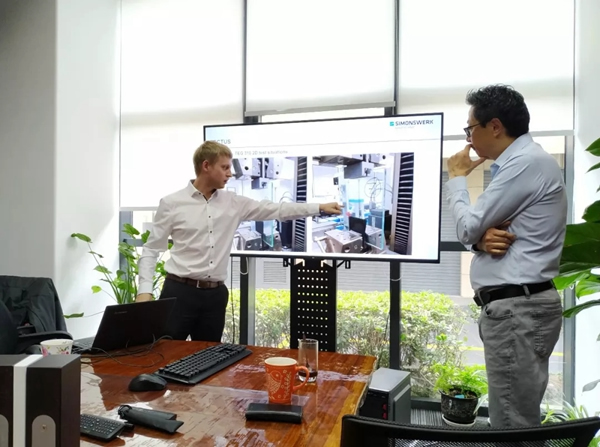 德國百年鉸鏈系統(tǒng)品牌SIMONSWERK拜訪LeDiff鹿百齡并舉行品牌培訓(xùn)