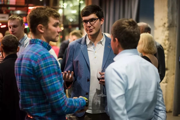 河?xùn)|智能家居俄羅斯團(tuán)隊(duì)舉辦經(jīng)銷商大會