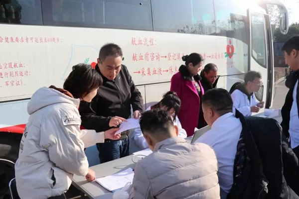 王力員工擼起袖子獻愛心 一點一滴情匯聚