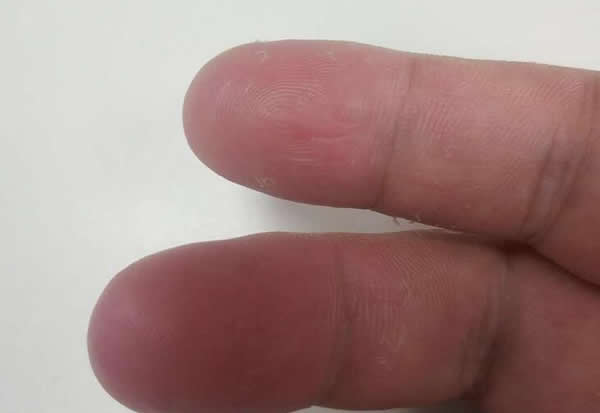 按了十多次指紋，終于打開(kāi)了門，該換智能鎖了啊