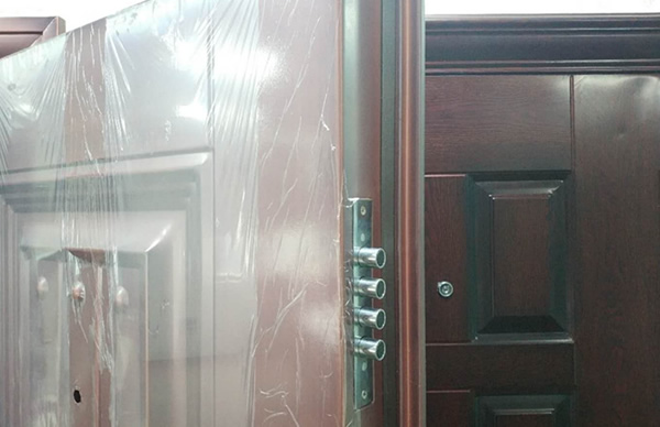 帶有天地鉤的防盜門，能安裝全自動智能鎖嗎？