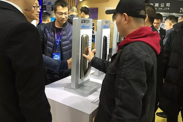 因特智能鎖攜19年新品亮相2019AWE展