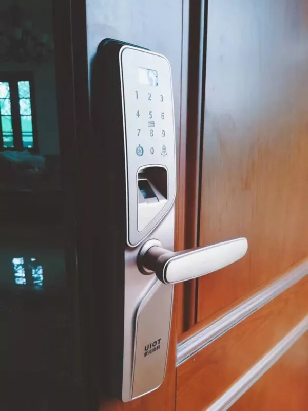 紫光物聯(lián)智能家居協(xié)助中民筑友集團(tuán)打造“高端+全屋智能化”高端智能別墅