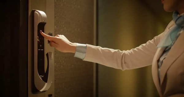 紐威爾智能鎖專注美學(xué)與科技的融合，為客戶提供優(yōu)質(zhì)產(chǎn)品