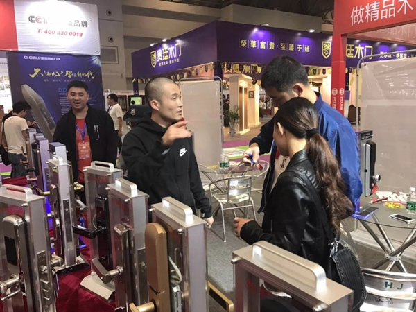 玥瑪防暴智能鎖2018西部（重慶）門窗博覽會精彩回顧