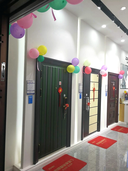 忠恒智能門鎖昆明大商匯旗艦店盛大開業(yè)