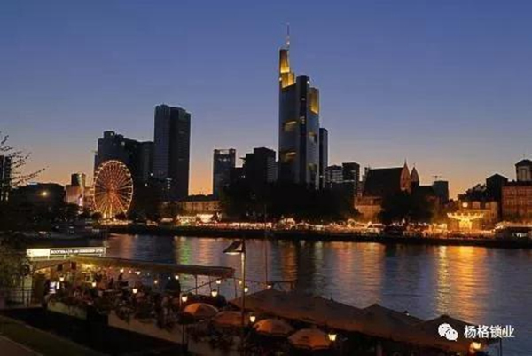 楊格鎖業與綠地集團達成戰略合作伙伴關系