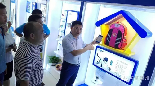 開學在即，你該給孩子買個德犬護脊減負健康書包了