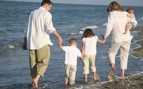 國慶親子長途游攻略，諾盾未來星兒童電話手表必不可少