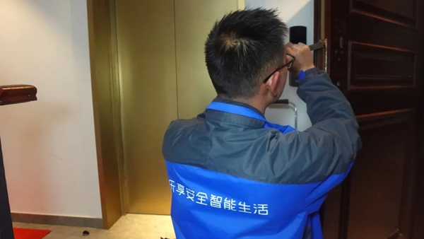 螢石智能家居:智能鎖、監(jiān)控、門鈴三合一的可視門鎖體驗