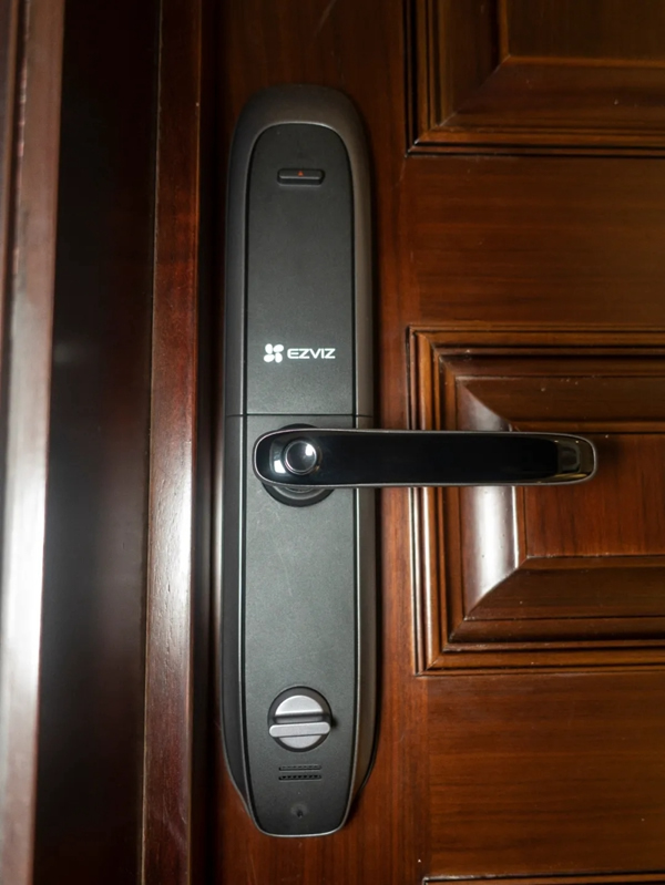 螢石智能家居:智能鎖、監(jiān)控、門鈴三合一的可視門鎖體驗