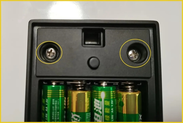 顏值超群，內在有料！行業權威媒體拆機測評KUB-KX9智能鎖!