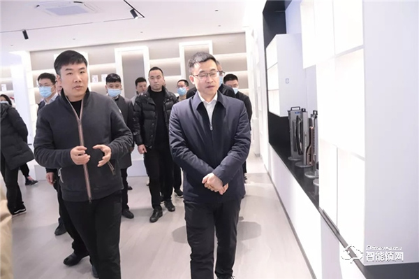 市委書記新年“三服務”首訪超人,勉勵企業堅定信心乘勢而上,搶機遇抓發展 市委書記新年“三服務”首訪超人,勉勵企業堅定信心乘勢而上,搶機遇抓發展