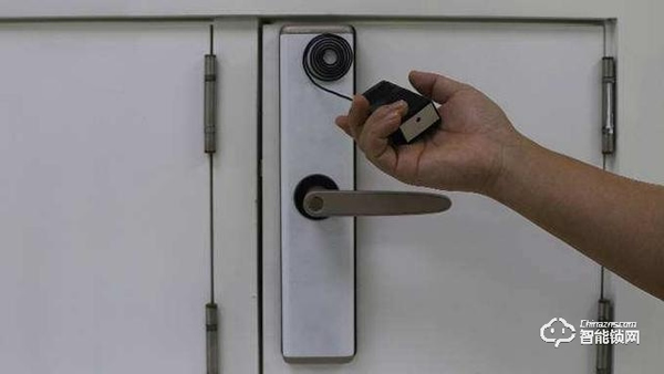 “智造力量”高光時刻——指靜脈鎖“高格局”,安全無憂更便捷 “智造力量”高光時刻——指靜脈鎖“高格局”,安全無憂更便捷