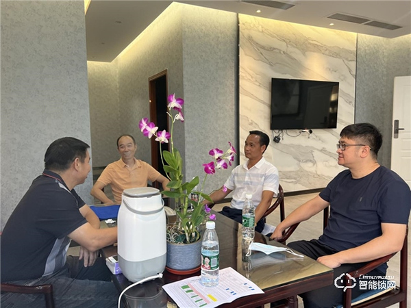 小智智能鎖‖中山鎮(zhèn)區(qū)領(lǐng)導(dǎo)實(shí)地走訪逸家安防,同心共謀促發(fā)展! 小智智能鎖‖中山鎮(zhèn)區(qū)領(lǐng)導(dǎo)實(shí)地走訪逸家安防,同心共謀促發(fā)展!