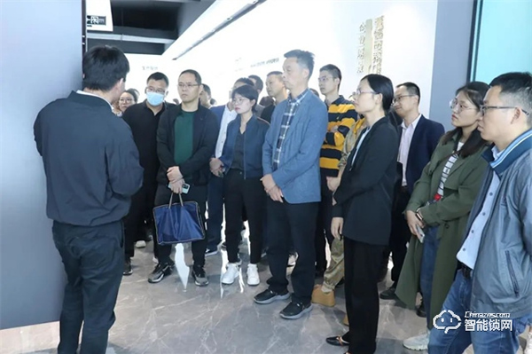 金華市委黨校中青年干部班學員到王力調研