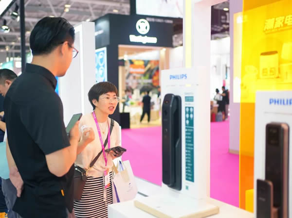 飛利浦智能鎖小藍盾702系列產品首秀深圳禮品展,掀起智能鎖科技浪潮 飛利浦智能鎖小藍盾702系列產品首秀深圳禮品展,掀起智能鎖科技浪潮