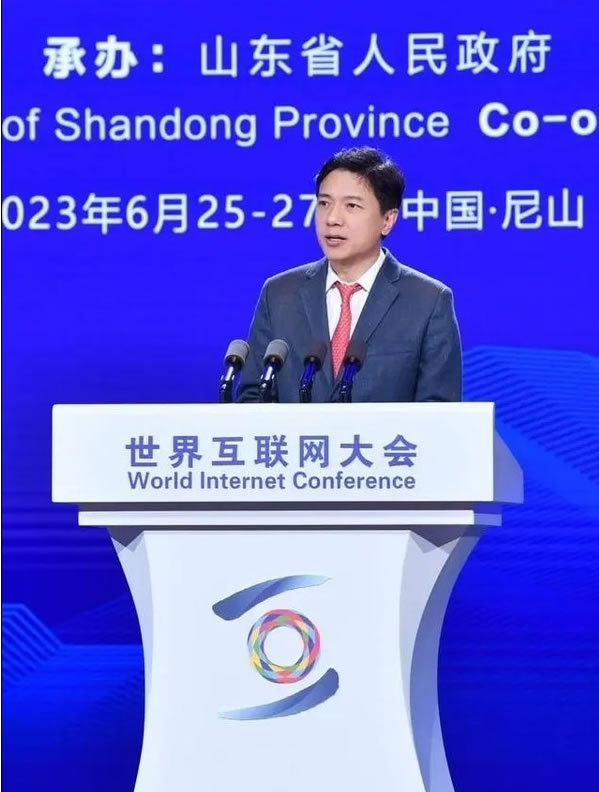 李彥宏:百度文心大模型迭代到3.5版本 效果提升超50% 李彥宏:百度文心大模型迭代到3.5版本 效果提升超50%