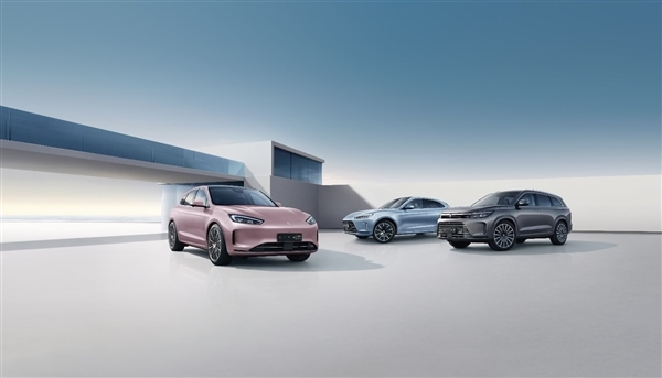 余承東回應車BU王軍停職：網上瞎炒作 華為汽車方向沒變