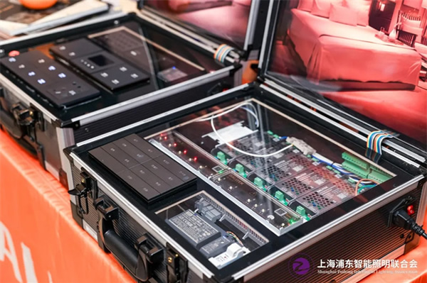 以城聚才,共筑“光”明!邦奇智能精彩亮相十城千人天光云影計劃·重慶站 以城聚才,共筑“光”明!邦奇智能精彩亮相十城千人天光云影計劃·重慶站