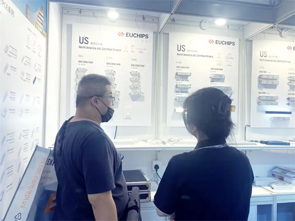 展會回顧 | 歐切斯驚艷亮相香港國際秋季燈飾展,引領智能調光新潮流 展會回顧 | 歐切斯驚艷亮相香港國際秋季燈飾展,引領智能調光新潮流