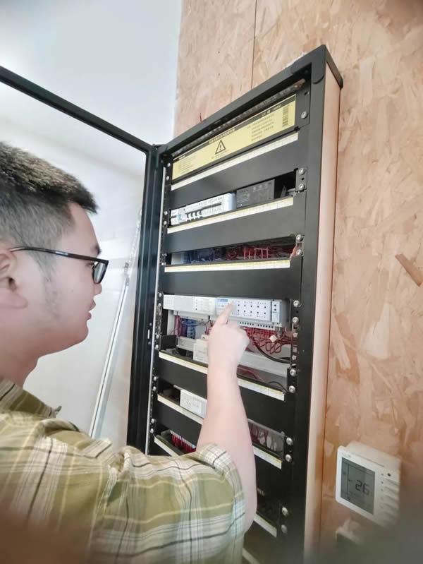 世聰智能 × 人物訪談 | 高級工程師張奇：我變強了，但我沒有變禿！