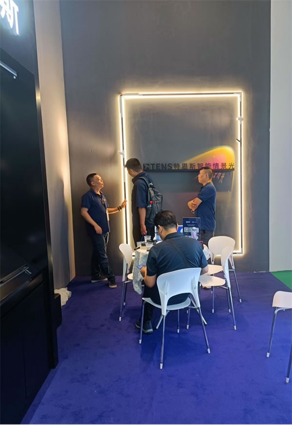 特恩斯參加2023上海國際智能家居展,自然界新款太陽燈首發! 特恩斯參加2023上海國際智能家居展,自然界新款太陽燈首發!