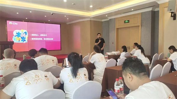 濟(jì)南站丨AI家居2023年增長(zhǎng)北部半年度經(jīng)銷商大會(huì)成功召開