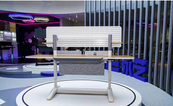 坐姿調節、無感護頸 智能家居終于向桌椅“動手”了 坐姿調節、無感護頸 智能家居終于向桌椅“動手”了