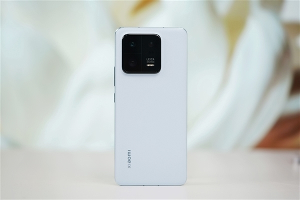 小米13成了!小米斬獲國產高端手機市場份額第一 小米13成了!小米斬獲國產高端手機市場份額第一