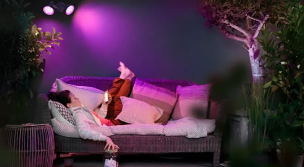 飛利浦首次為三星電視帶來燈光同步，并推出新的泛光燈燈泡