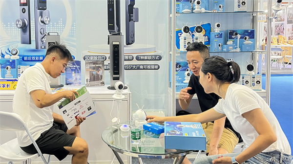 萬佳安小值首秀驚爆第七屆私域團(tuán)長(zhǎng)大會(huì)，與TOP團(tuán)長(zhǎng)一同搶占市場(chǎng)新增量