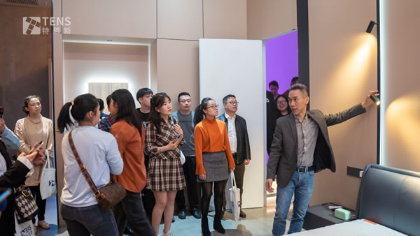 特恩斯智能情景光體驗館在中山華藝廣場盛大開業 特恩斯智能情景光體驗館在中山華藝廣場盛大開業