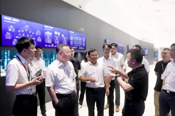 浙江移動楊劍宇總經(jīng)理一行蒞臨大華股份考察調(diào)研_2