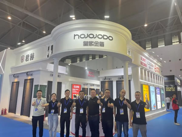 成都建博會開幕第一天，皇家金盾智能鎖成為人氣王_13