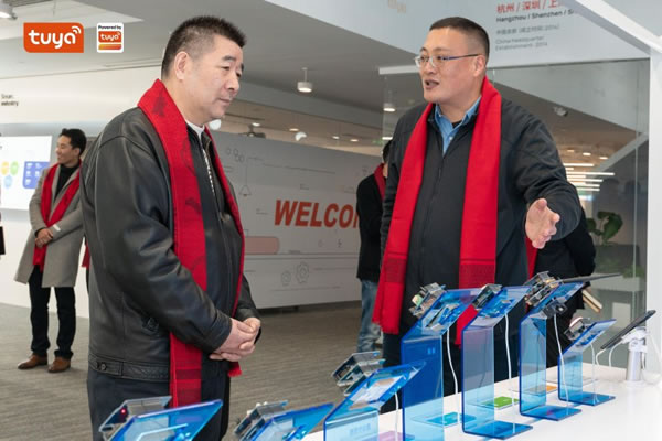 涂鴉智能攜手萬事利絲綢打造“共享工廠”_2