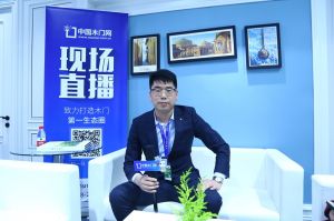 威爾士木門 任鶴