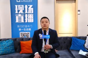 雙馳木門 張曉強