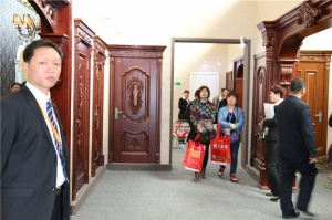 雙盛門業樣品門